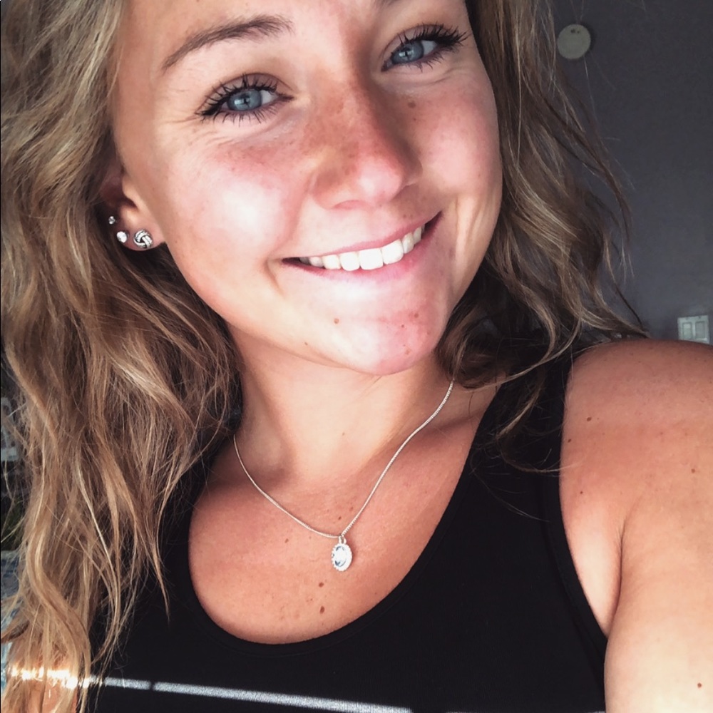Meet your Posher, Lauren